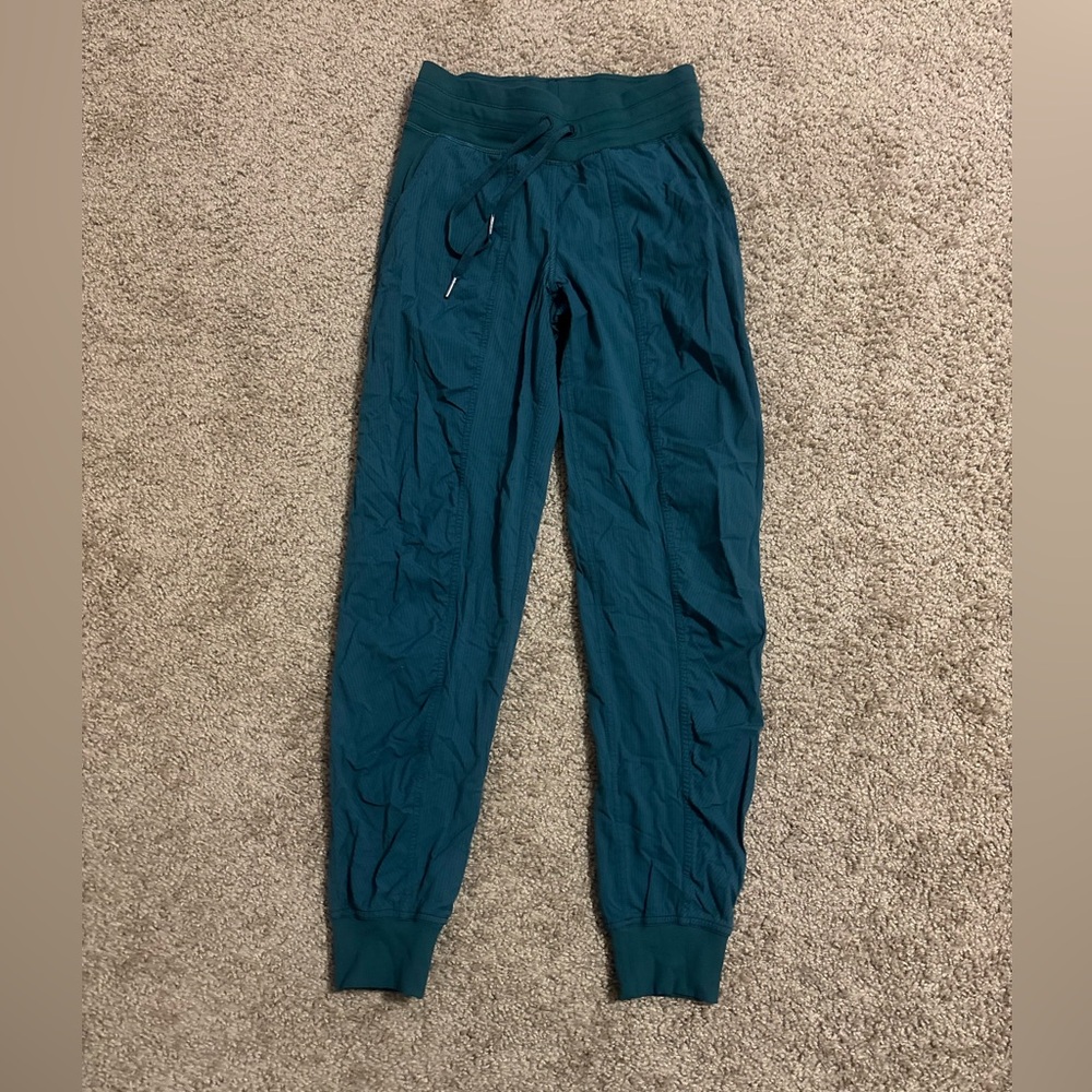 Lululemon Dance Studio Mid Rise Jogger Size 2 Legacy green - Picture 2 of 5
